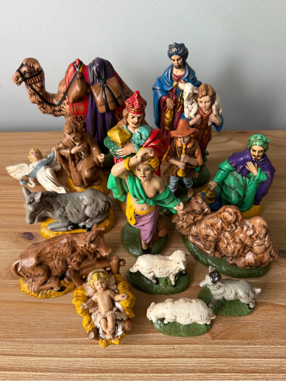 Vintage 1970s Atlantic Mold Ceramic Nativity Set Hand Painted 15 Pieces